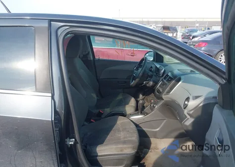 2014 Chevrolet Sonic Lt Auto z USA, uszkodzony, nr VIN 1G1JC5SH4E4124082